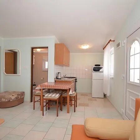 Apartment Filipovic Vir